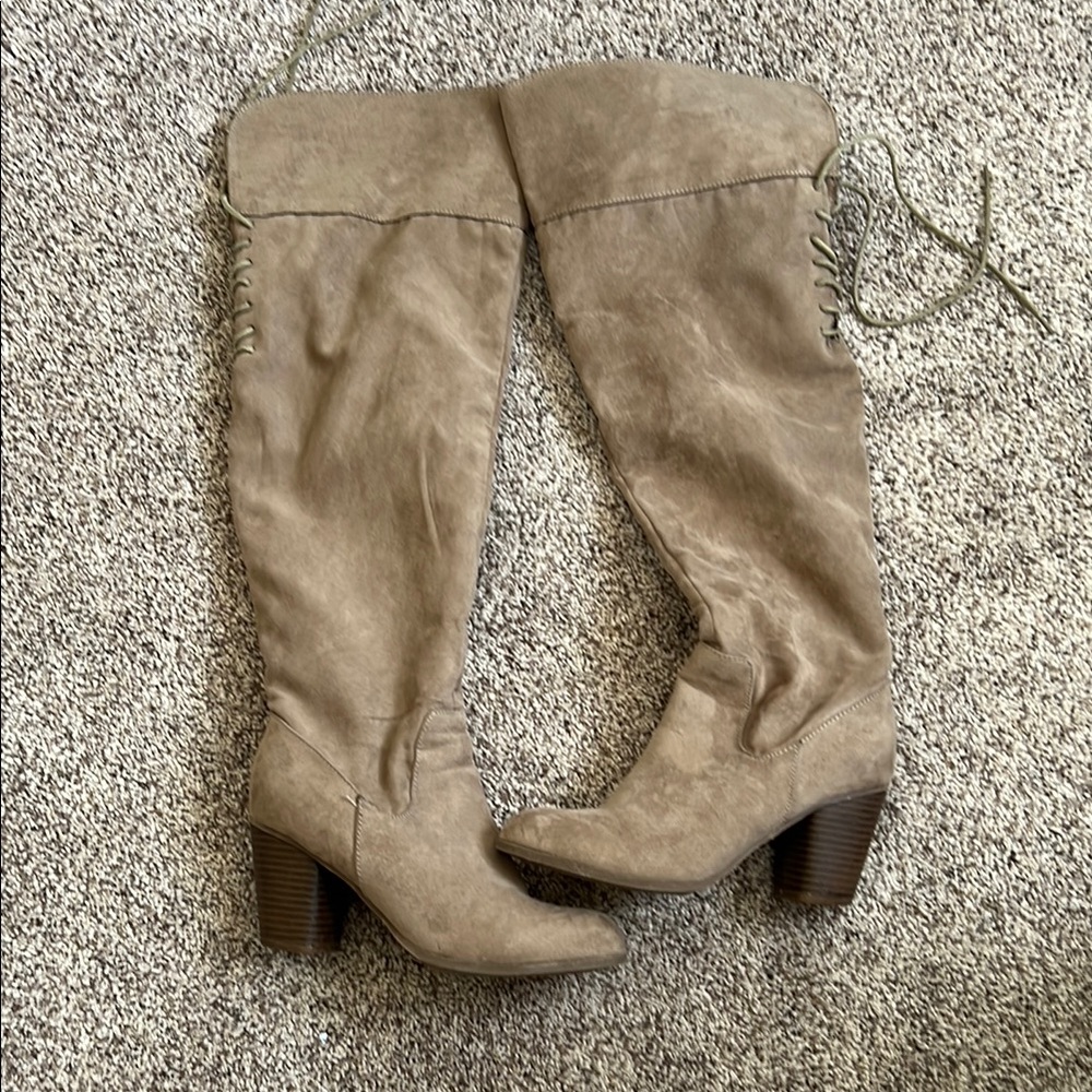 Women's Tan Knee-High Boots